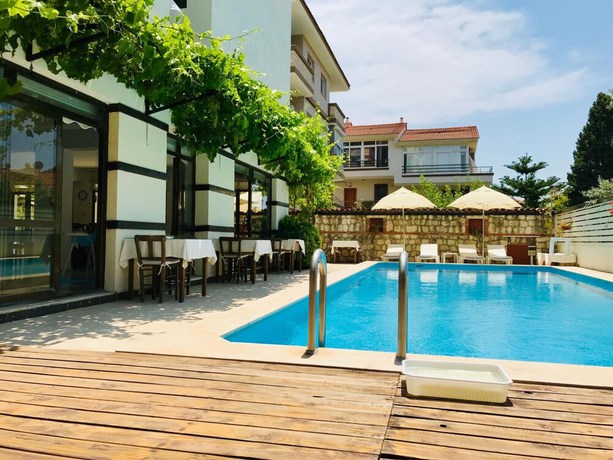 Imagen de la piscina del Bayram Hotel, Cesme. Foto 20