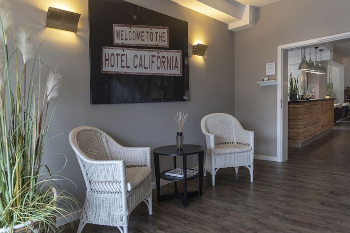 Imagen de los interiores del Beach Hotel California. Foto 19