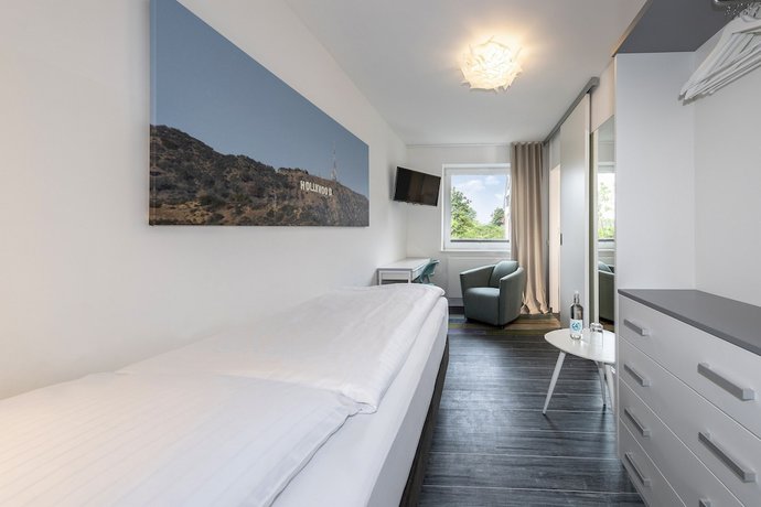 Imagen de la habitación del Beach Hotel California. Foto 16