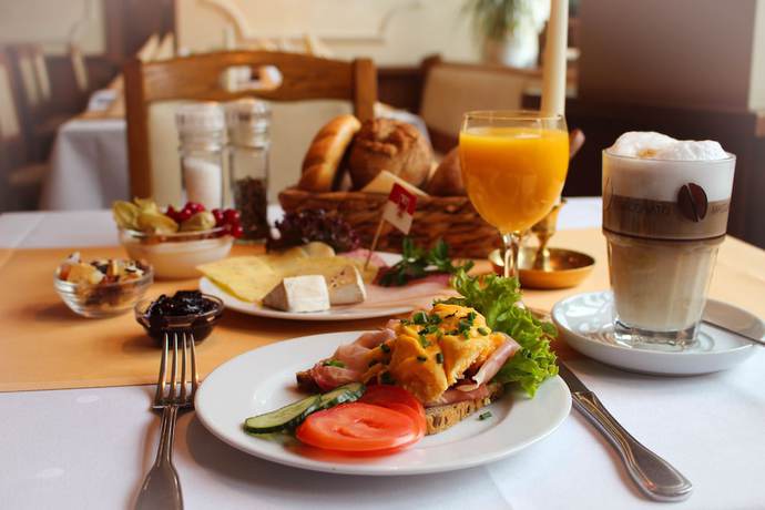 Imagen del bar/restaurante del Bed and Breakfast Hotel Müllerhof. Foto 2