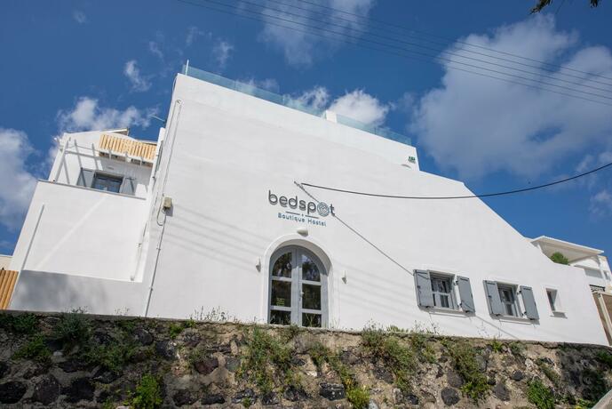 Imagen general del Bedspot Hostel, Old Port Fira. Foto 24