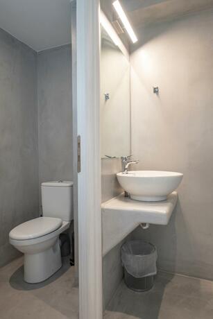 Imagen general del Bedspot Hostel, Old Port Fira. Foto 32