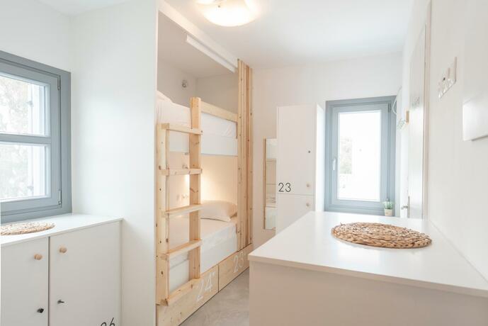 Imagen general del Bedspot Hostel, Old Port Fira. Foto 38