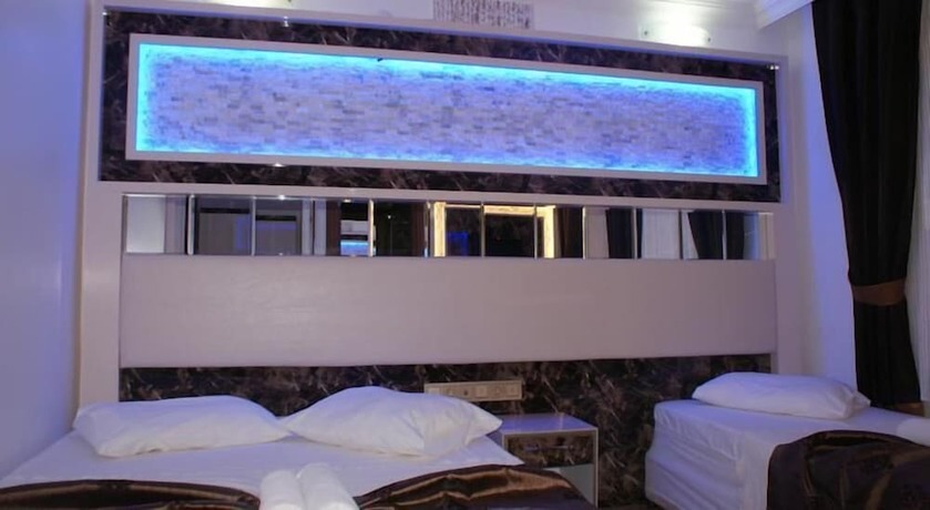 Imagen de la habitación del Behram Hotel. Foto 15
