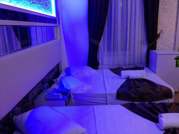 Imagen de la habitación del Behram Hotel. Foto 16
