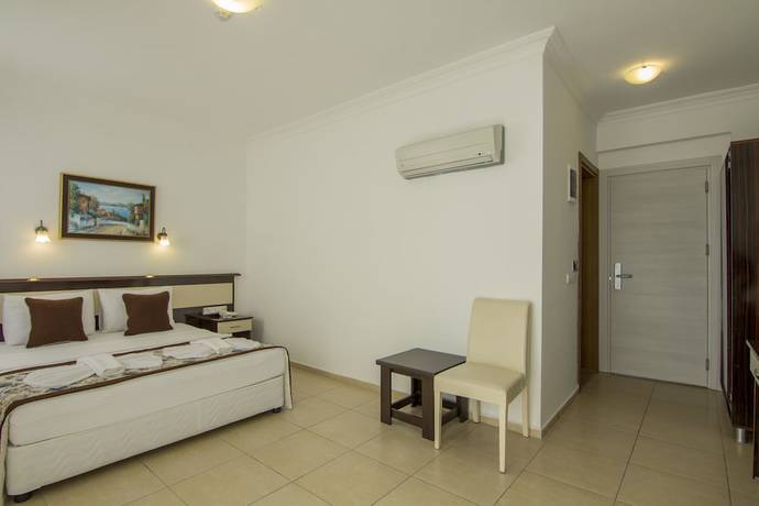 Imagen de la habitación del Belcekum Beach Hotel. Foto 2