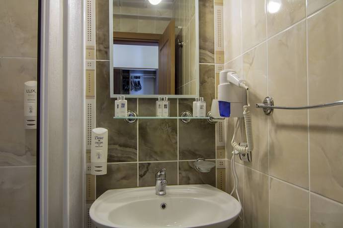 Imagen de la habitación del Belcekum Beach Hotel. Foto 5