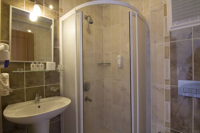 Imagen de la habitación del Belcekum Beach Hotel. Foto 6