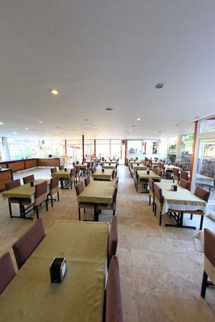 Imagen del bar/restaurante del Beldibi Beach Hotel, BELDIBI. Foto 2