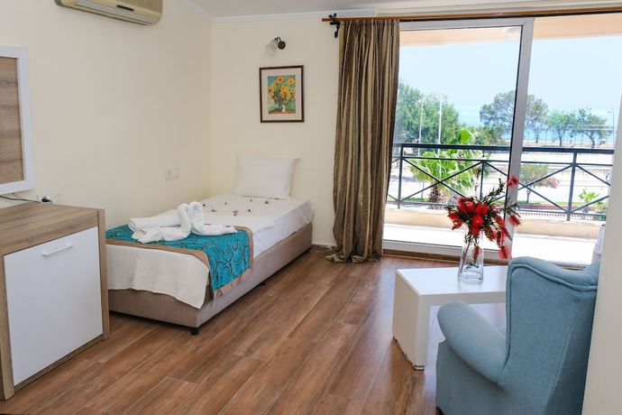 Imagen de la habitación del Beldibi Beach Hotel, BELDIBI. Foto 11