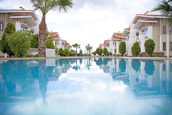 Imagen de la piscina del Belek Golf Residence 2. Foto 16