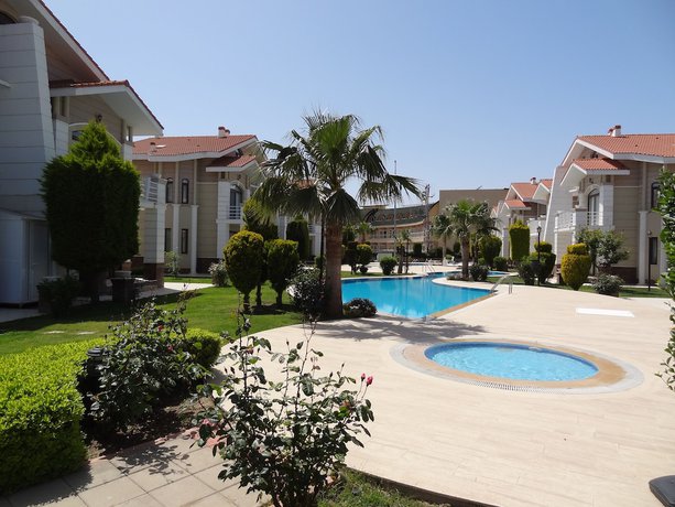 Imagen de la piscina del Belek Golf Residence 2. Foto 18