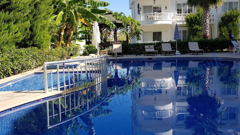 Imagen de la piscina del Belka Golf Residence. Foto 18