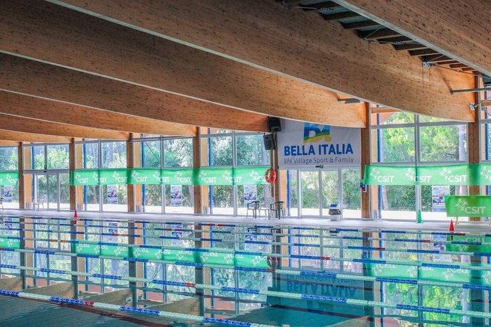 Imagen de la piscina del Bella Italia & Efa Village. Foto 19