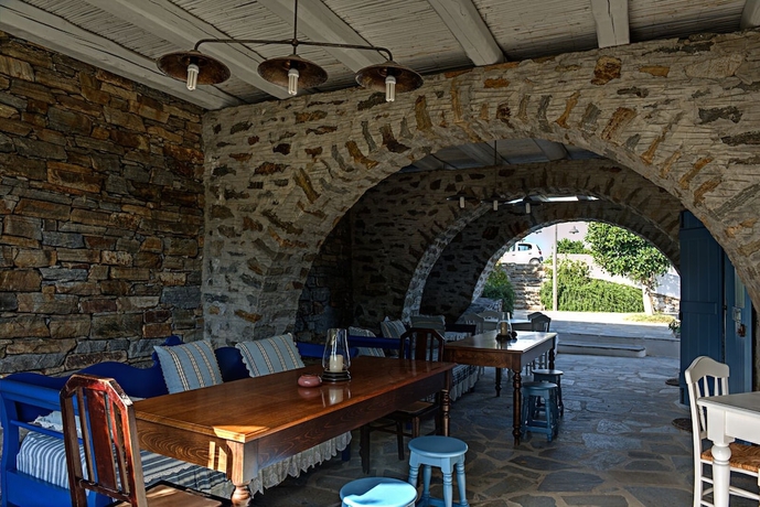 Imagen de los interiores del Belogna Ikons. Foto 13