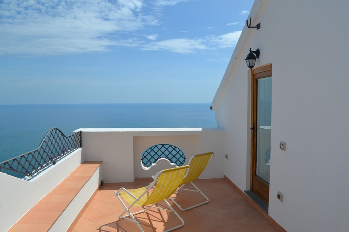 Imagen de los exteriores del Belvedere Amodeo. Foto 13