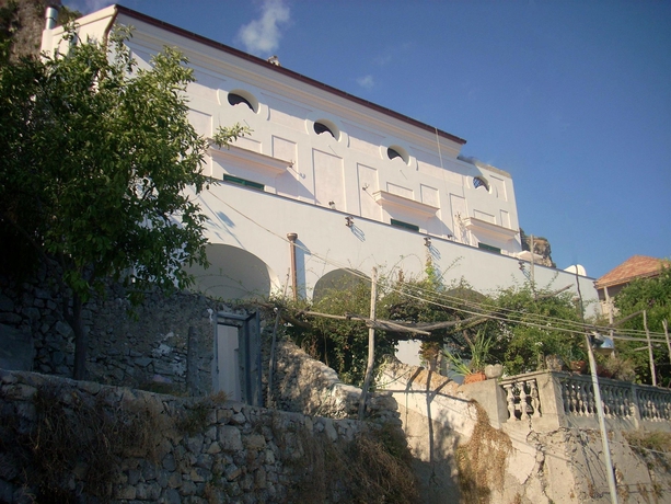 Imagen de los exteriores del Belvedere Amodeo. Foto 14