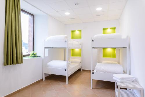 Imagen de la habitación del Benarrab&aacute; Hostel. Foto 11