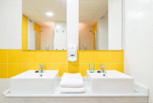 Imagen de la habitación del Benarrab&aacute; Hostel. Foto 16