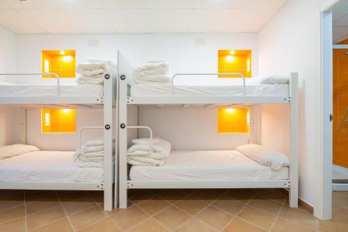 Imagen de la habitación del Benarrab&aacute; Hostel. Foto 18