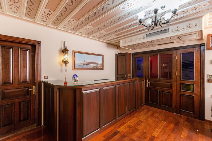 Imagen de los interiores del Bender Hotel. Foto 18