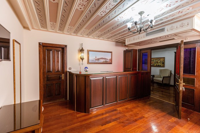 Imagen de los interiores del Bender Hotel. Foto 20