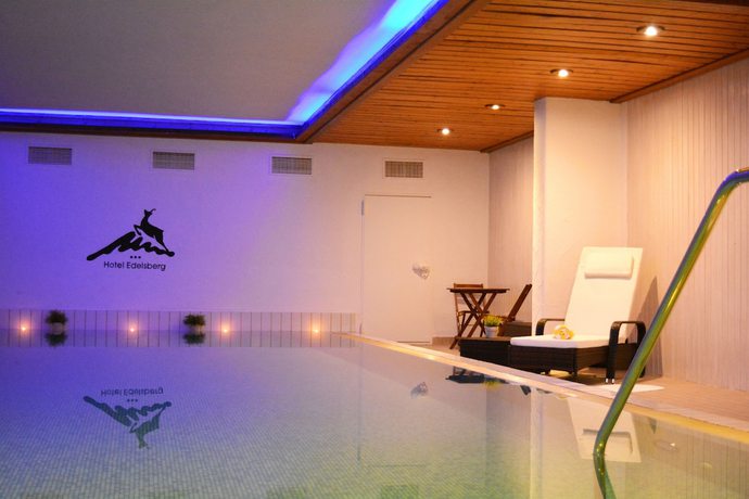 Imagen de la piscina del Berg- und Aktivhotel Edelsberg. Foto 20