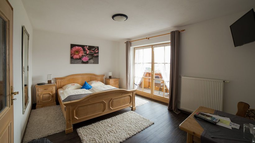 Imagen de la habitación del Berggasthof Hotel Weingarten. Foto 9