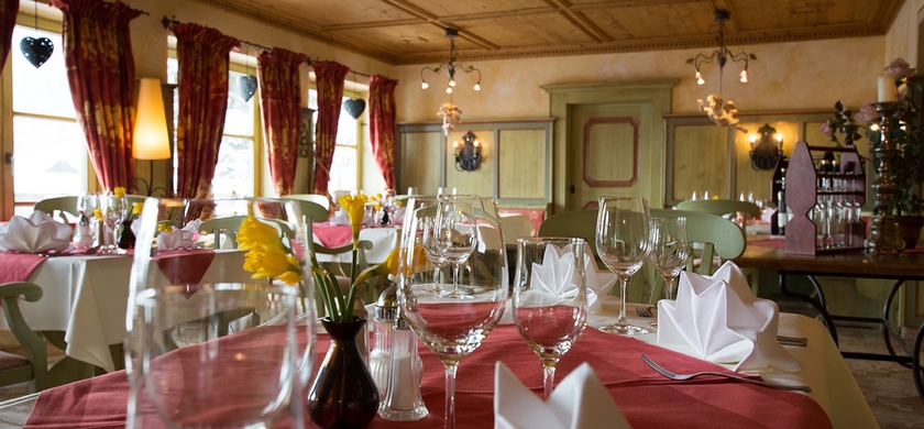 Imagen del bar/restaurante del Berghotel Sonnenbichl. Foto 3