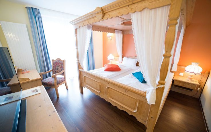 Imagen de la habitación del Berghotel Tambach Seminar Center. Foto 9
