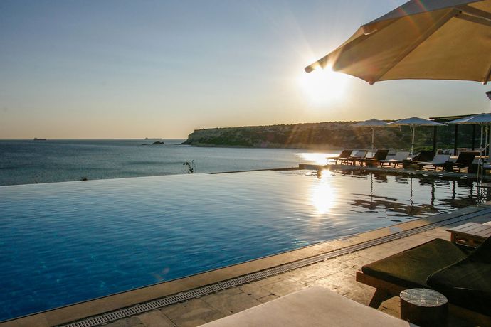 Imagen de la piscina del Bertiz Bozcaada Hotel and Restaurant. Foto 20