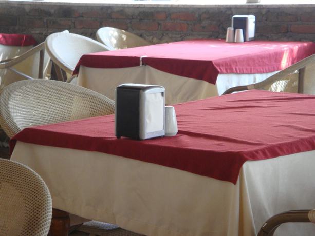 Imagen del bar/restaurante del Besik Hotel. Foto 4