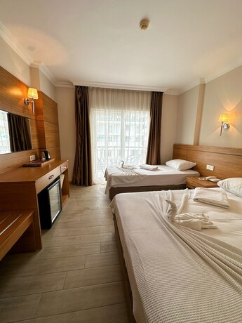 Imagen general del Beso Beach Hotel, &Ccedil;amyuva. Foto 12