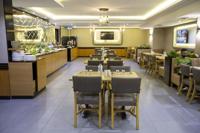 Imagen del bar/restaurante del Best Garden Hotel. Foto 5