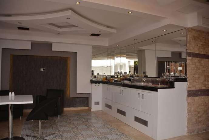 Imagen del bar/restaurante del Best Smyrna Hotel, Kusadasi. Foto 7