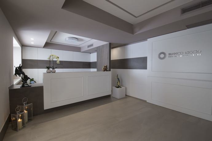 Imagen de los interiores del Bianco Riccio Suite Hotel. Foto 18