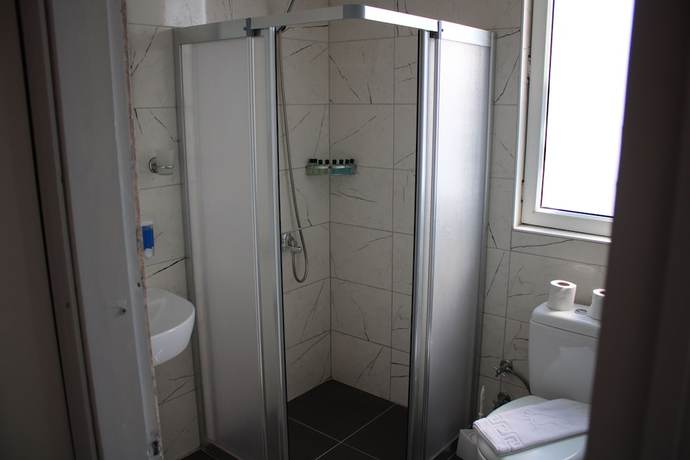 Imagen de la habitación del Bin Billa Hotel. Foto 11