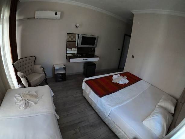 Imagen de la habitación del Bir Hotel. Foto 8