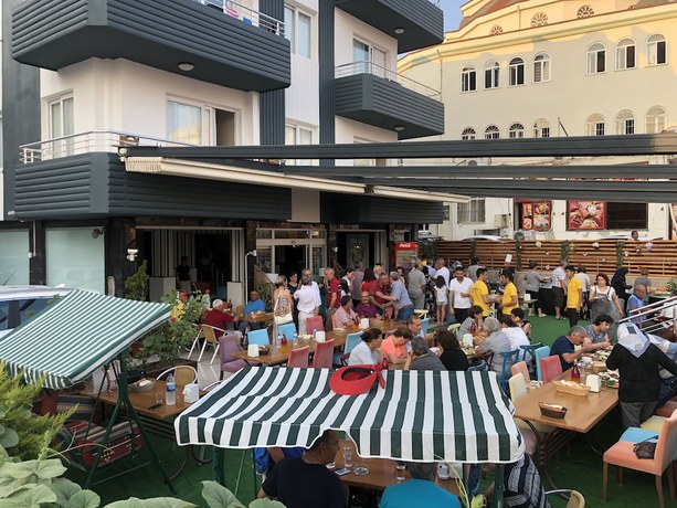 Imagen del bar/restaurante del Bir Umut Hotel. Foto 9