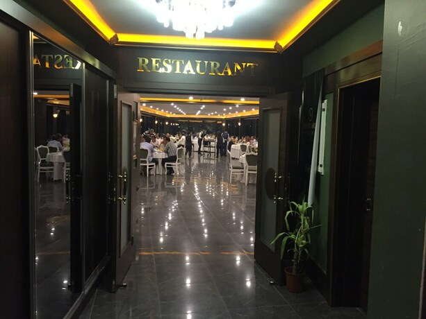 Imagen del bar/restaurante del Biriz Garden Hotel. Foto 2