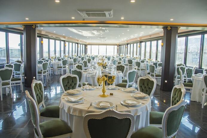 Imagen del bar/restaurante del Biriz Garden Hotel. Foto 3