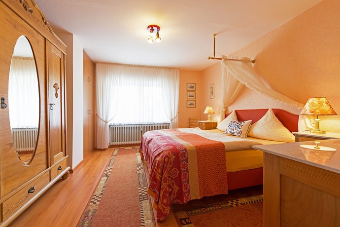 Imagen de la habitación del Birnbaumhof - Hotel Pension und Ferienwohnungen. Foto 15