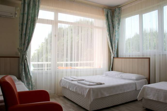 Imagen de la habitación del Bisera Hotel. Foto 6