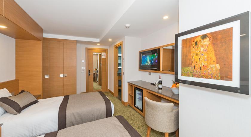 Imagen general del Bisetun Hotel. Foto 7