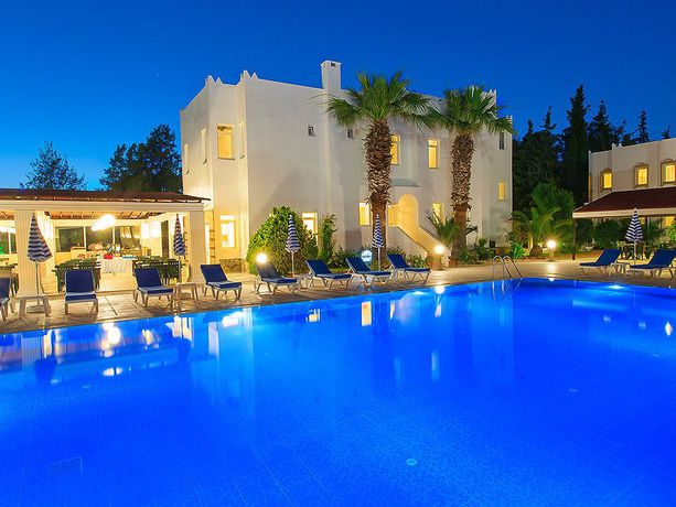 Imagen de la piscina del Bitez Kassandra. Foto 11
