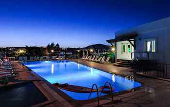 Imagen de los interiores del Bitez Marina Hotel. Foto 7