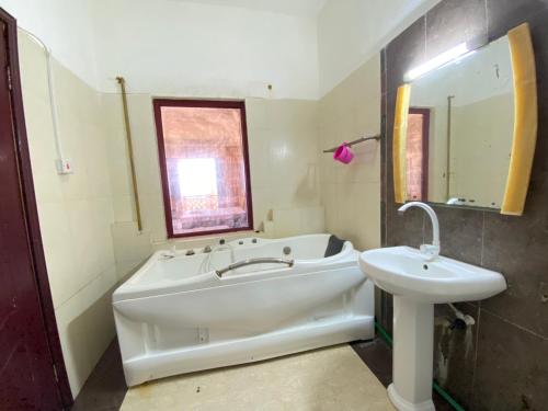 Imagen general del Bkay Beachfront Luxury Apartments. Foto 7
