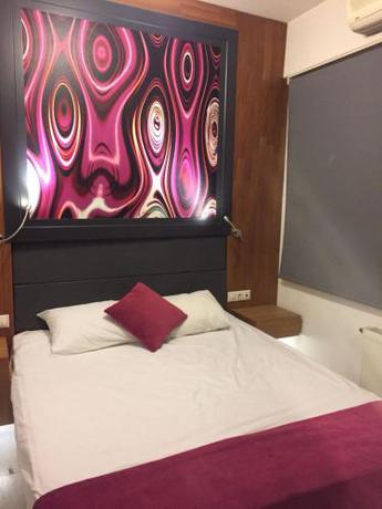 Imagen de la habitación del Black Art Otel. Foto 9