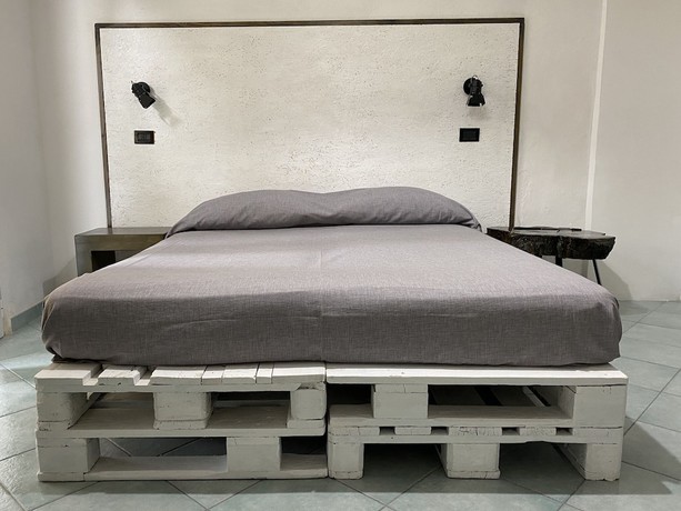 Imagen de la habitación del Black Market Hotel. Foto 2