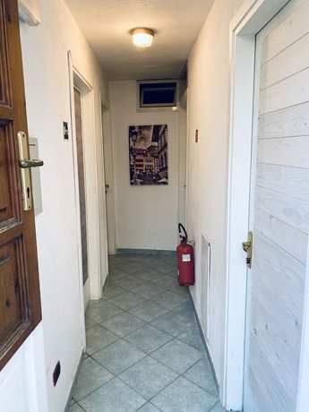 Imagen de la habitación del Black Market Hotel. Foto 3